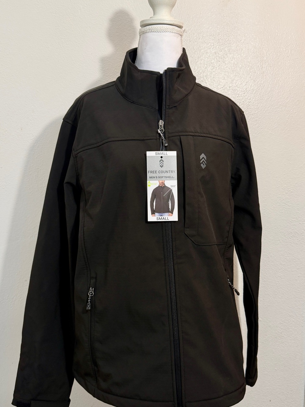 Free Country Men's Black Softshell Jacket with Zip Pockets